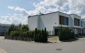 Sunny Garden Apartment